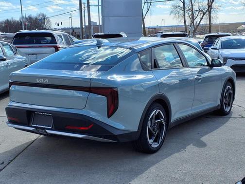 2025 Kia K4 EX