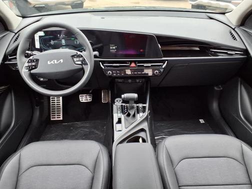 2025 Kia Niro SX Touring