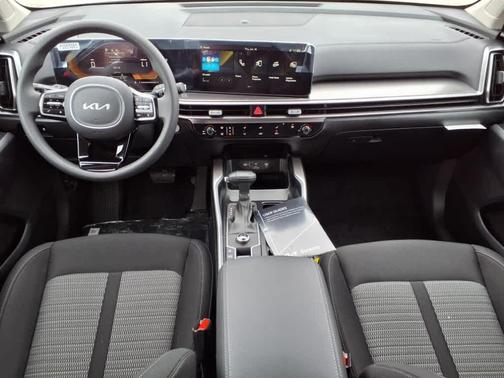 2025 Kia Sorento LX