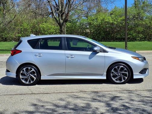 2016 Scion iM Base
