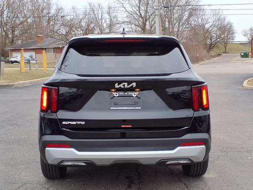 2025 Kia Sorento LX