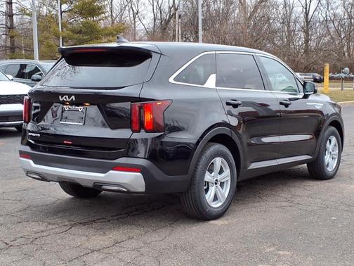 2025 Kia Sorento LX
