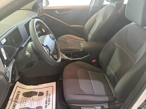 2025 Kia Niro LX