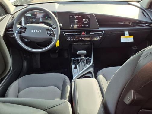 2025 Kia Niro LX