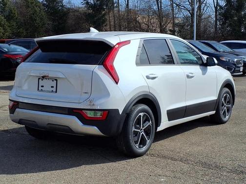 2025 Kia Niro LX