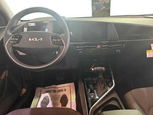 2025 Kia Niro LX