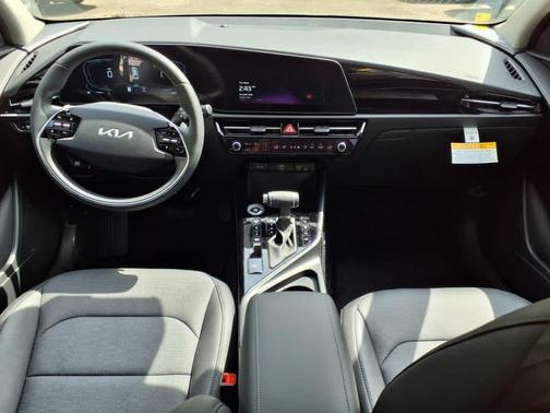 2025 Kia Niro SX