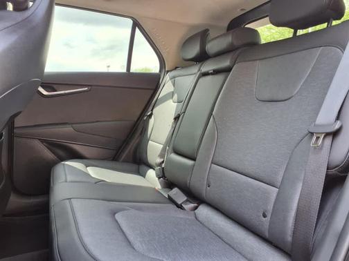 2025 Kia Niro SX