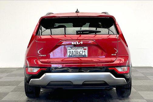 2023 Kia Niro SX