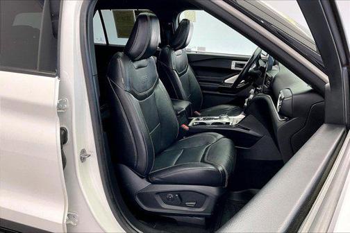 Star White Metallic Tri-Coat 2021 Ford Explorer ST