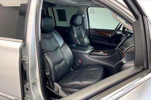 Radiant Silver Metallic 2019 Cadillac Escalade ESV Luxury