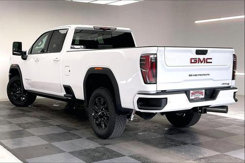 GAZ SUMMIT WHITE 2026 GMC Sierra 3500 AT4
