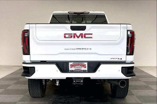 GAZ SUMMIT WHITE 2026 GMC Sierra 3500 AT4
