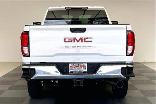 GAZ SUMMIT WHITE 2026 GMC Sierra 2500 Pro