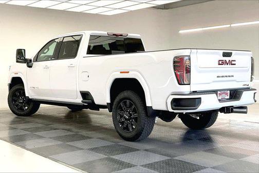 2025 GMC Sierra 2500 AT4