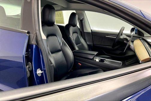 Deep Blue Metallic 2022 Tesla Model 3 Long Range
