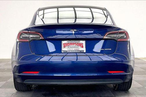 Deep Blue Metallic 2022 Tesla Model 3 Long Range