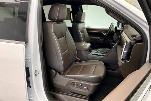 White Frost Tricoat 2025 GMC Sierra 3500 Denali