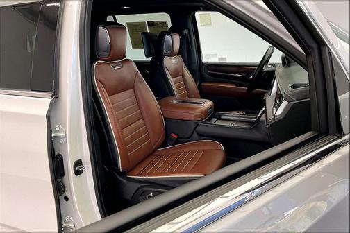 White Frost Tricoat 2023 GMC Yukon Denali Ultimate