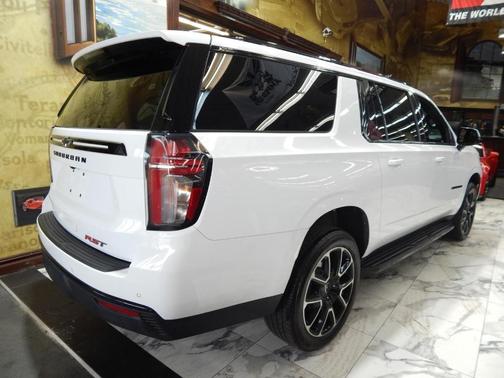 2024 Chevrolet Suburban RST