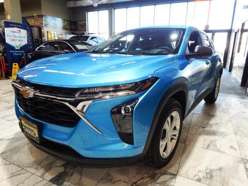 2025 Chevrolet Trax LS