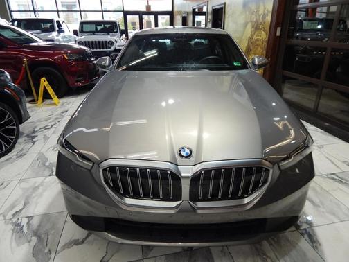 2024 BMW 530 i xDrive