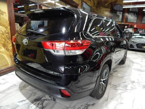2017 Toyota Highlander LE