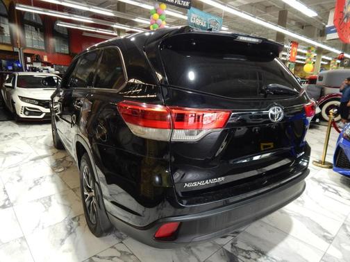 2017 Toyota Highlander LE