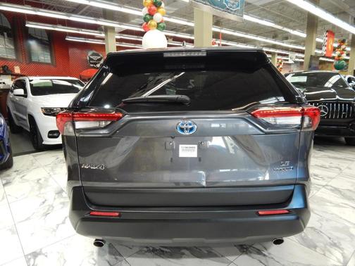 2024 Toyota RAV4 Hybrid LE