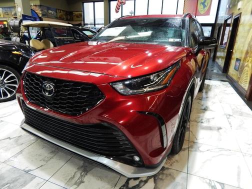 2022 Toyota Highlander Hybrid XLE