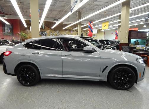 2024 BMW X4 xDrive30i