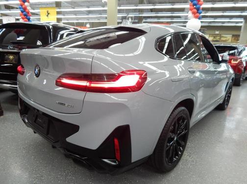 2024 BMW X4 xDrive30i