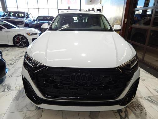 2024 Audi Q8 55 Premium