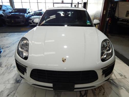 2018 Porsche Macan Sport Edition