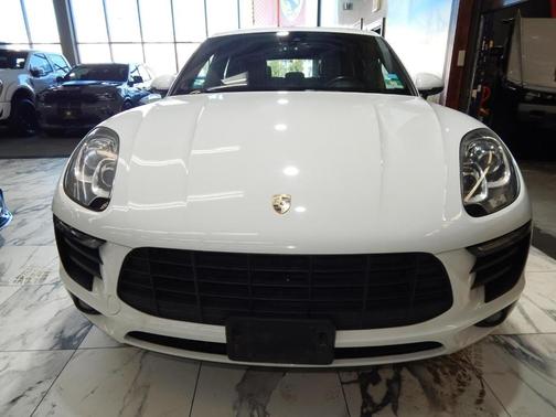 2018 Porsche Macan Sport Edition