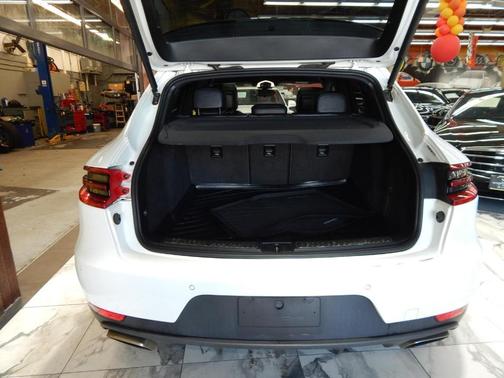 2018 Porsche Macan Sport Edition