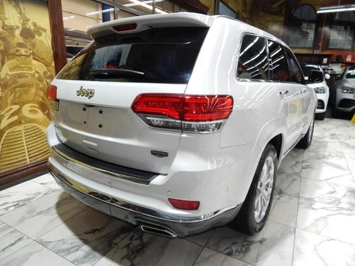 2021 Jeep Grand Cherokee Summit