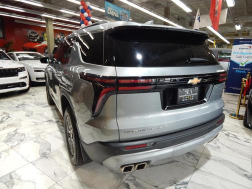 2024 Chevrolet Traverse LT