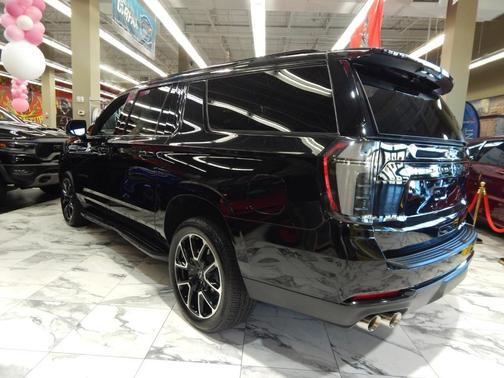 2025 Chevrolet Suburban RST