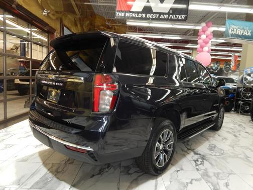 2024 Chevrolet Suburban LT