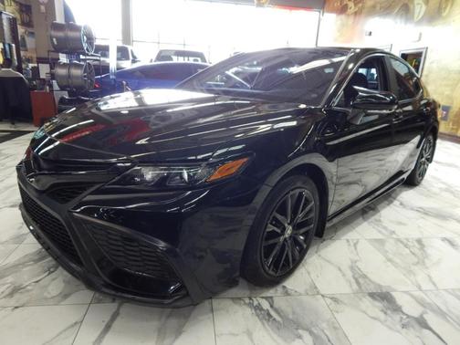 2022 Toyota Camry SE Nightshade
