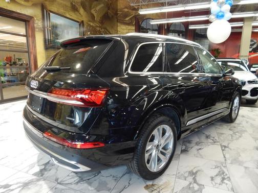 2024 Audi Q7 55 Premium