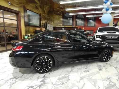 2025 BMW 330 i xDrive