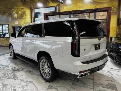 2022 Cadillac Escalade ESV Premium Luxury