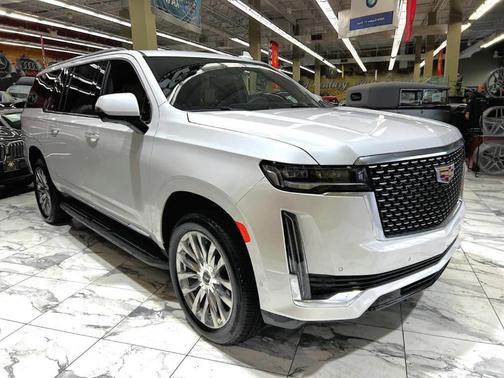 2022 Cadillac Escalade ESV Premium Luxury