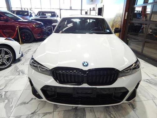 2023 BMW 330e xDrive