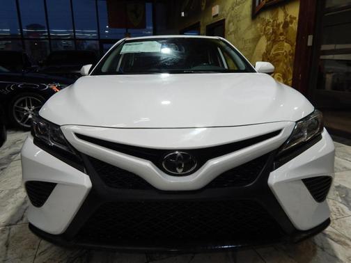 2020 Toyota Camry SE Nightshade