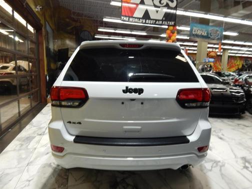 2021 Jeep Grand Cherokee Laredo