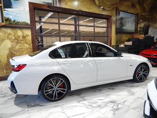 2023 BMW 330e xDrive