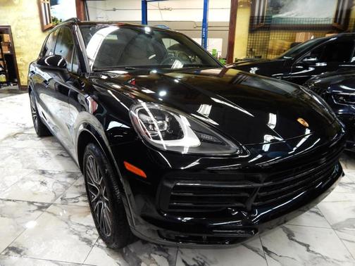 2023 Porsche Cayenne Platinum Edition